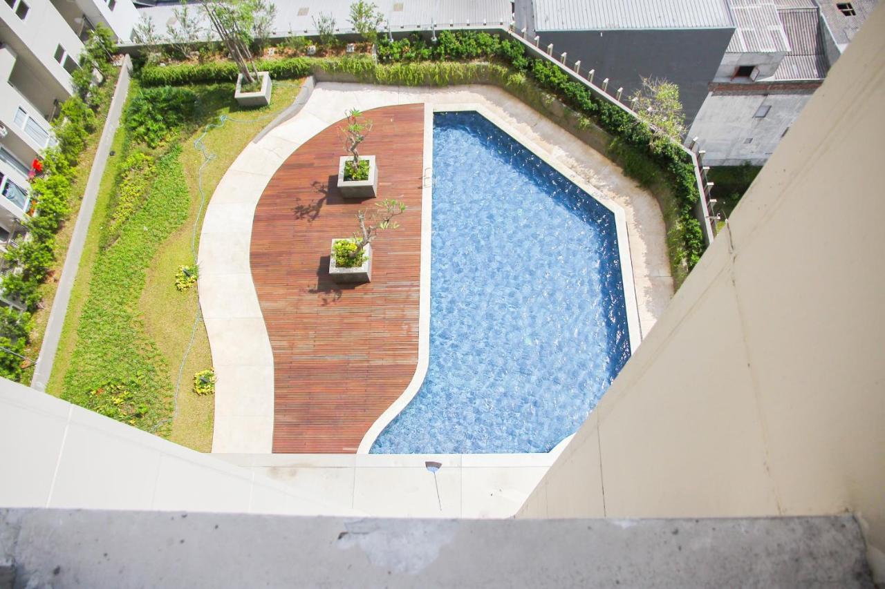 Splendor Pool View 2br Elpis By Travelio Apartemen